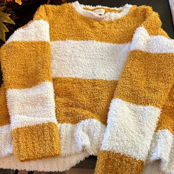 MELLODAY Mustard and White Striped Sweater - Picture 3 of 3